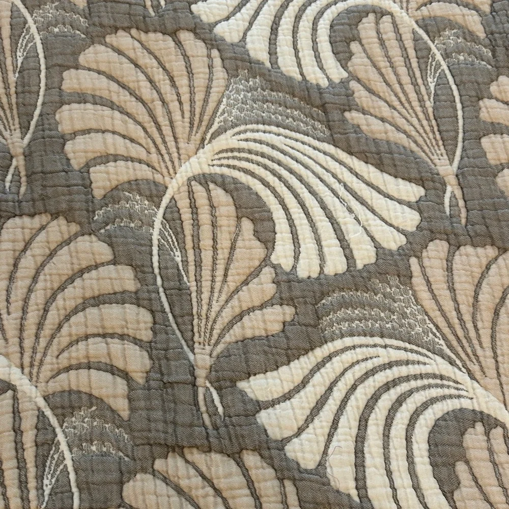 Dancing Leaves Quilted Jacquard 2 Side Woven Bedspread Oversized Queen Neutral